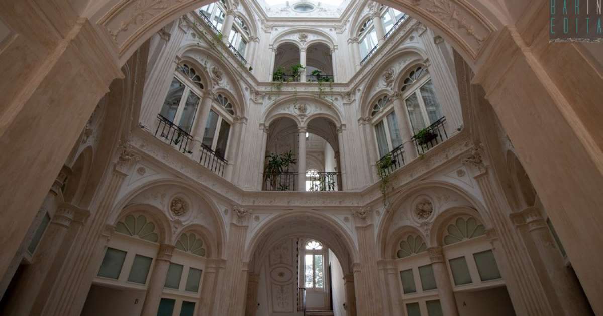 Palazzo Colonna De Robertis: un fiabesco edificio nascosto nel rione Libert� di Bari